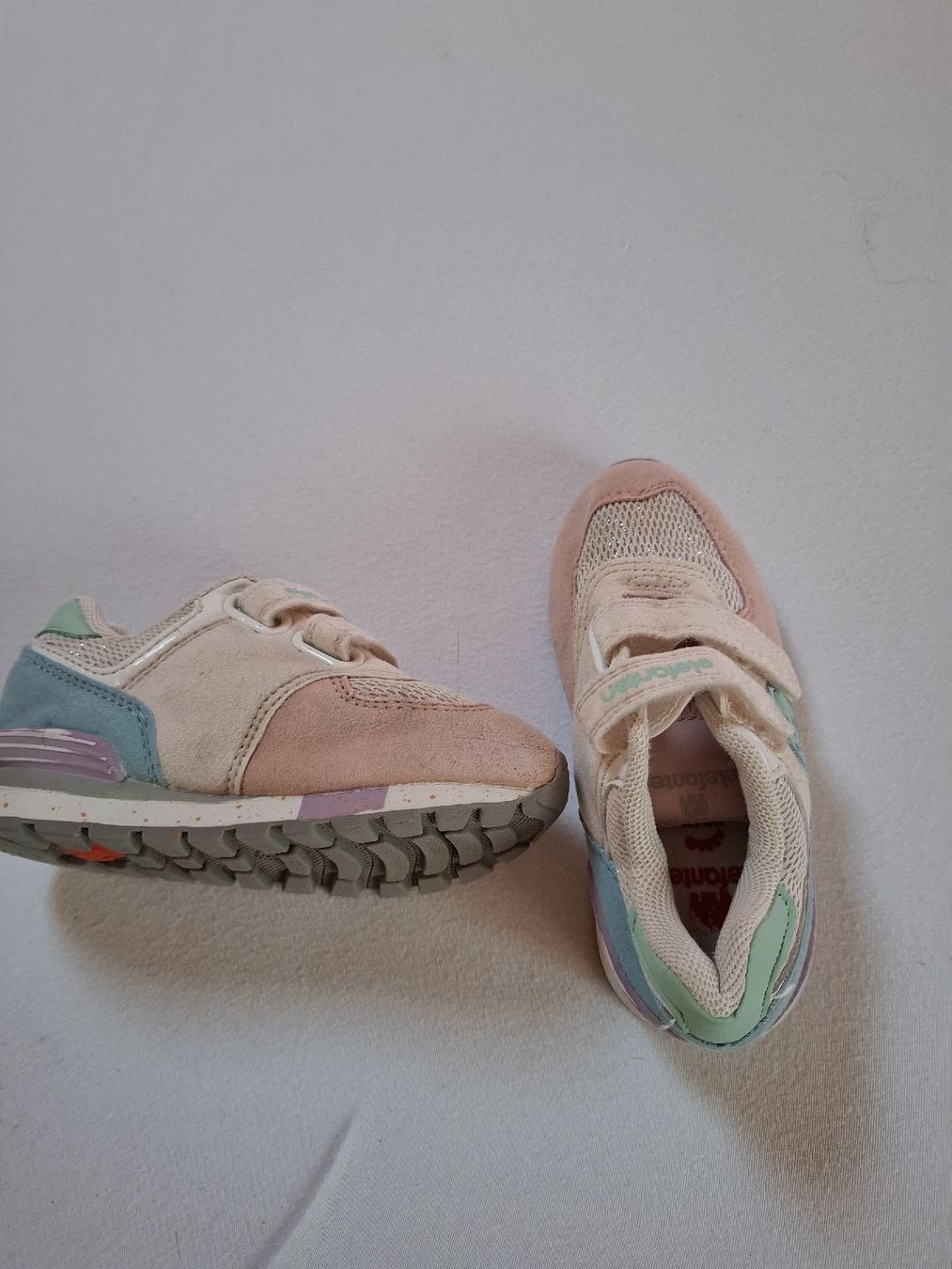 Elefanten Scarpe per ragazze: Süsse Elefanten Kinderschuhe Gr. 23 – Usato da Dottikon venduto da dan_7tqy 2