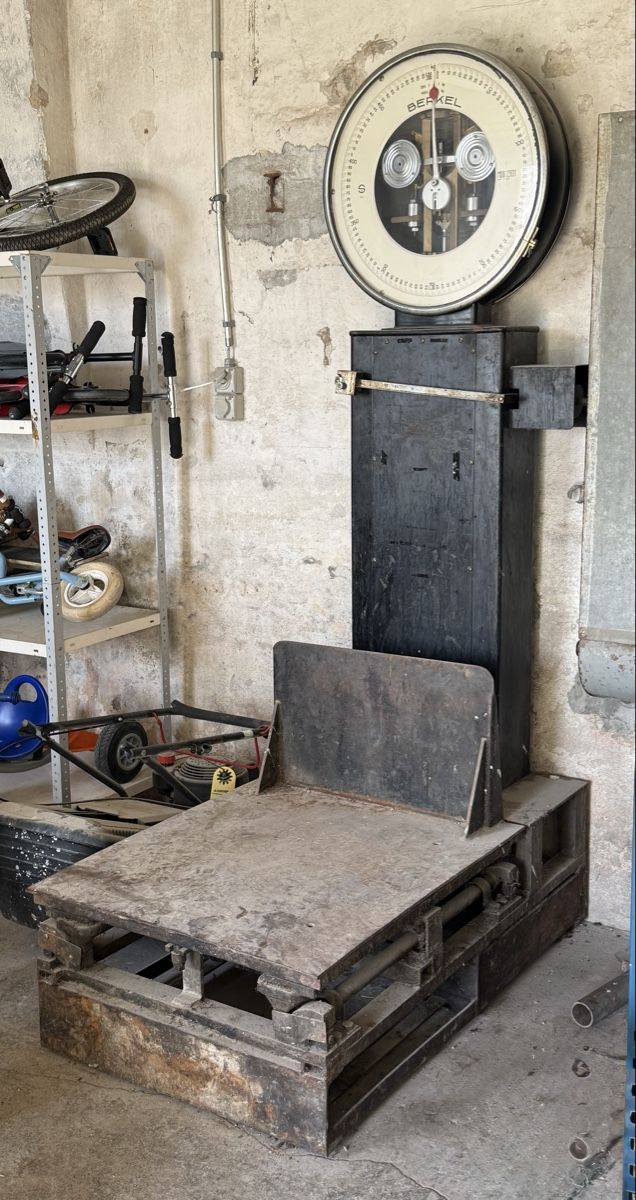 Berkel Bilance e pesi: Alte Berkel Waage mit grosser Plattform – Usato da Malters venduto da Aeni12 1