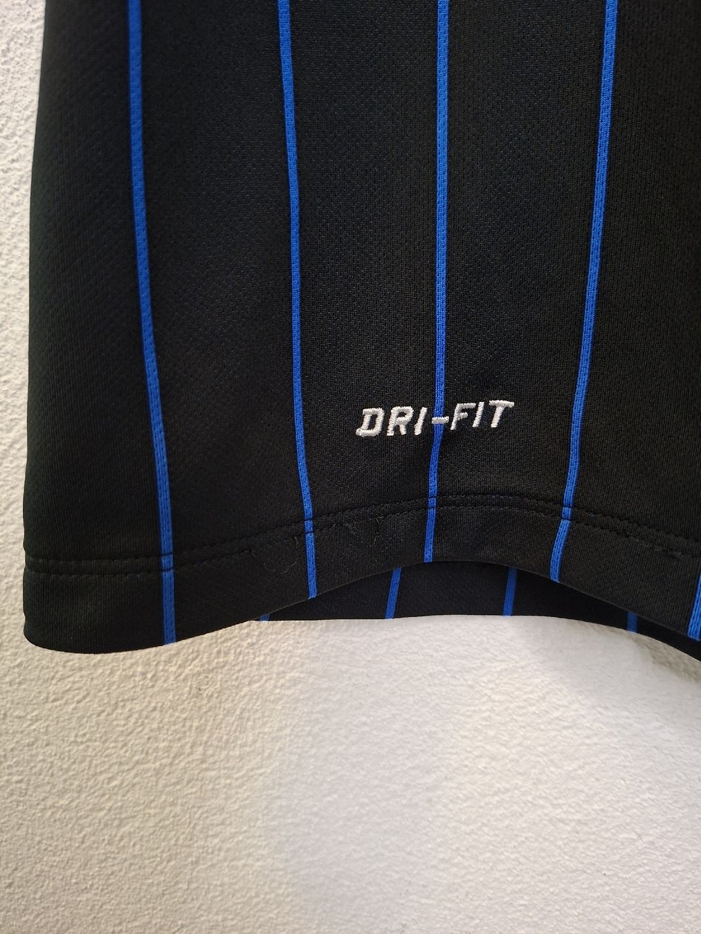 Football Club Internazionale Milano Canottiere & Pantaloni: Original Inter Milan 2014-15 Home Trikot – Usato da St-Léonard venduto da SwissDealsJersey 5
