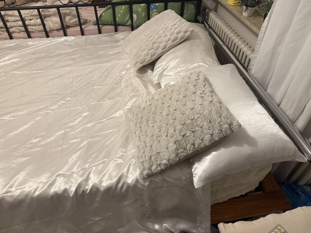 Betten: Bett – Gebraucht aus Zürich von Trinidad19 2