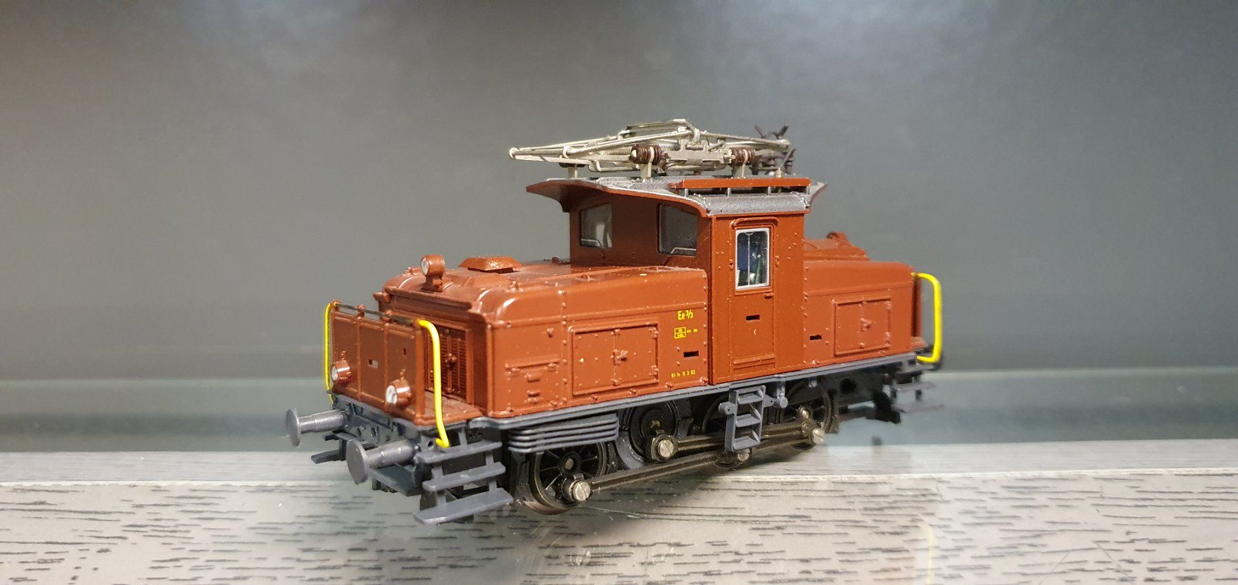 Roco Modellini di ferrovie: ROCO:AC: SBB Ee 3/3 BRAUN OVP – Usato da Biglen venduto da taunus82 1