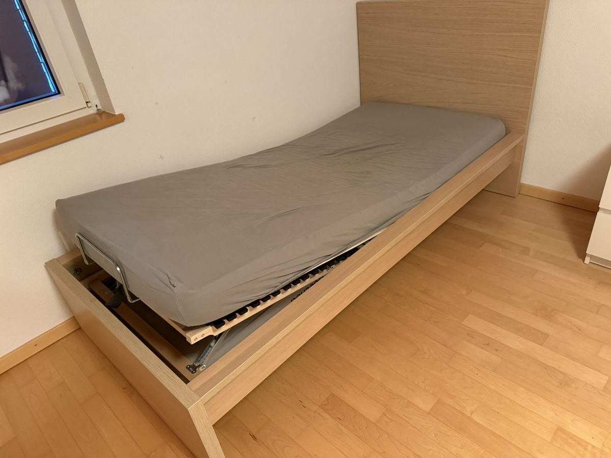 Ikea Letti: Bett Malm 90x200 komplett mit Nachttisch – Usato da Nunningen venduto da Lochi2 1