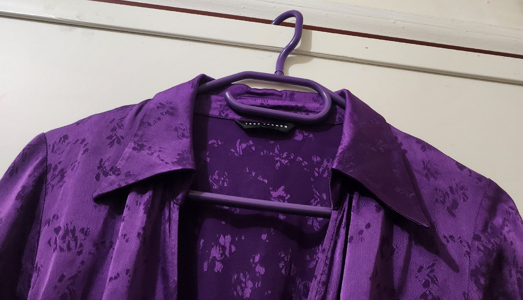 Tara Jarmon Vestiti: Robe Tara Jarmon violette fleurie viscose taille S – Usato da Niedergösgen venduto da Eva2410 5
