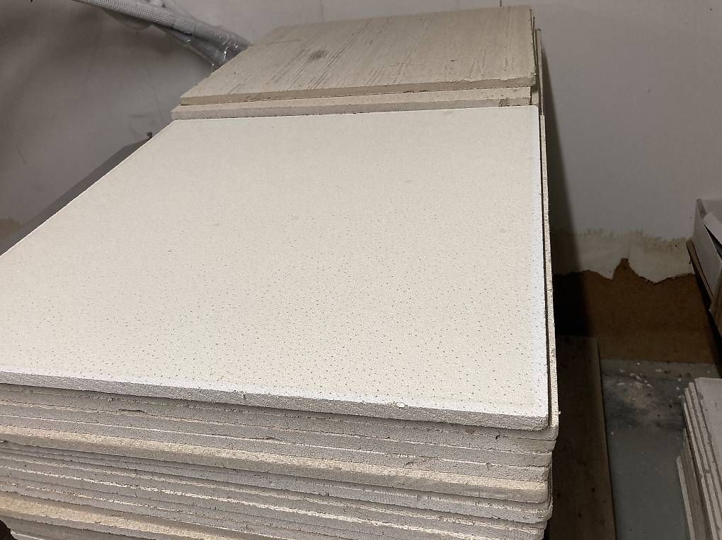 Sonstige Baumaterialien: Deckenplatten Schalldämmung – Gebraucht aus Biel/Bienne von Storck1 2