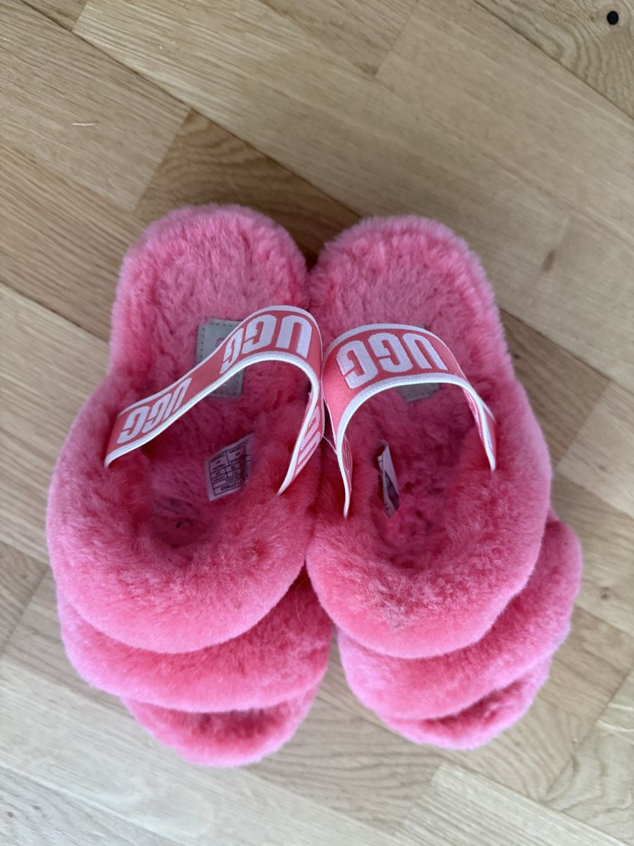 Ugg Damenschuhe: Ugg Hausschuhe pink Grösse 38  – Gebraucht aus Küsnacht ZH von KensingtonLV 1