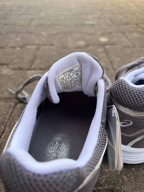 Scarpe da donna: Asics Gel Arianna Gr. 38 – Usato da Zürich venduto da shaymay 3