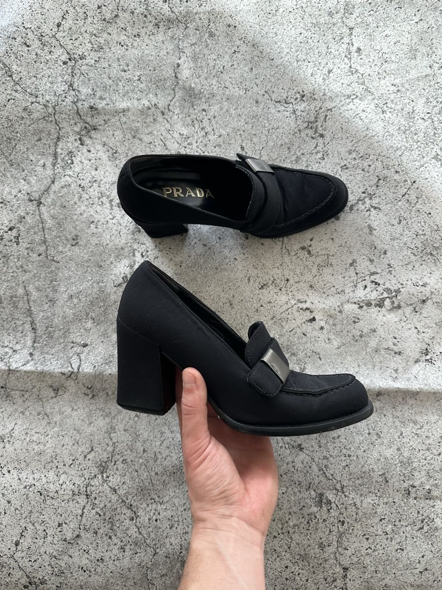 Prada Scarpe da donna: PRADA Black Loafers Heels, Size 35.5 - Perfect for Fall! – Usato da Zürich venduto da megastored 7