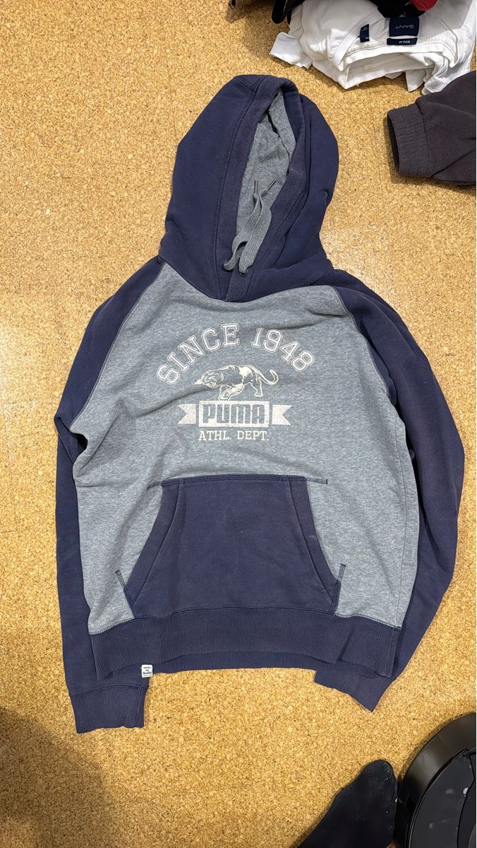 Puma Maglioni & Felpe: Puma Kapuzenpullover, Grösse M, Dunkelblau/Grau, Top Zustand – Usato da Madiswil venduto da Noahx3m