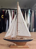 4 Holz-Segelbootmodelle  Endeavour & Americas Cup