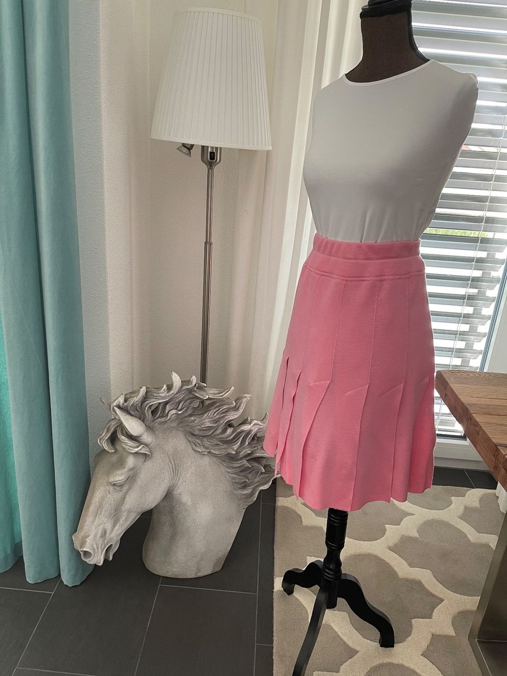 Escada Gonne: ESCADA 100 % Schurwolle wunderschöne Rock – Usato da Winkel venduto da Glamour4You 2