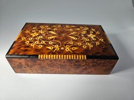 Holzkiste / Schatulle / Schmuckkiste / Holzbox