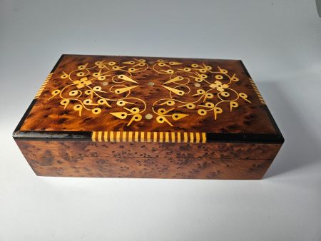 Holzkiste / Schatulle / Schmuckkiste / Holzbox
