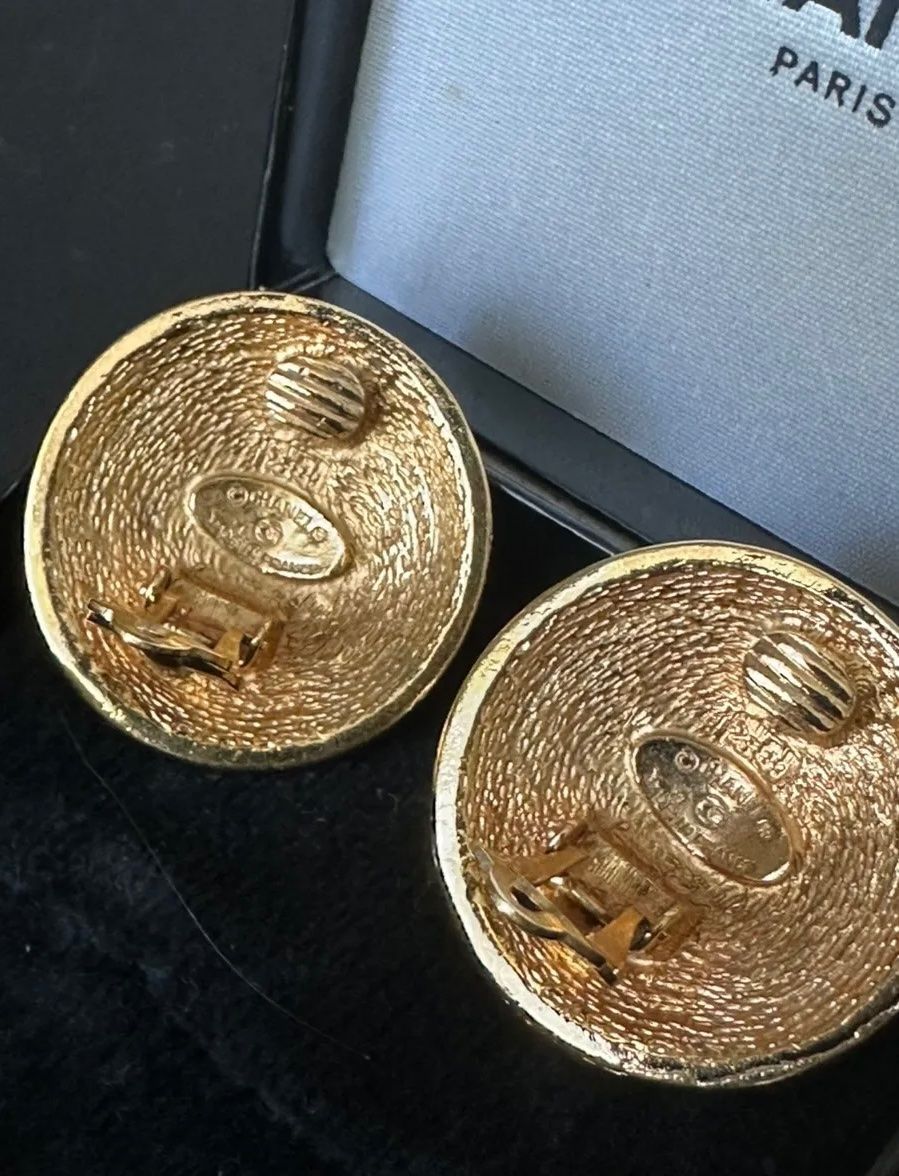 Chanel Orecchini pendenti & Orecchini a lobo: Chanel Vintage Coco Mark CC Clips Ohrringe – Usato da Triesen venduto da atos87 4