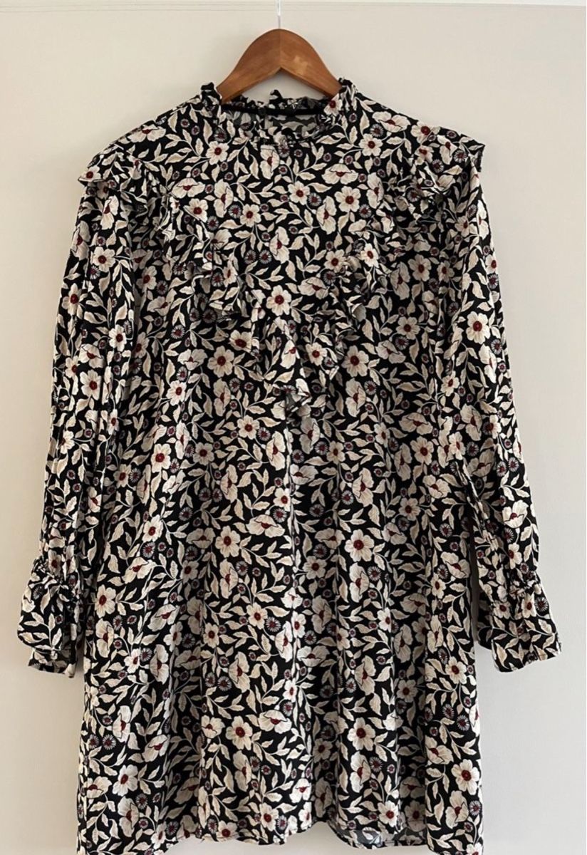 Zara Vestiti: Zara Kleid mit Blumenmuster – Usato da Erlinsbach SO venduto da dikaan
