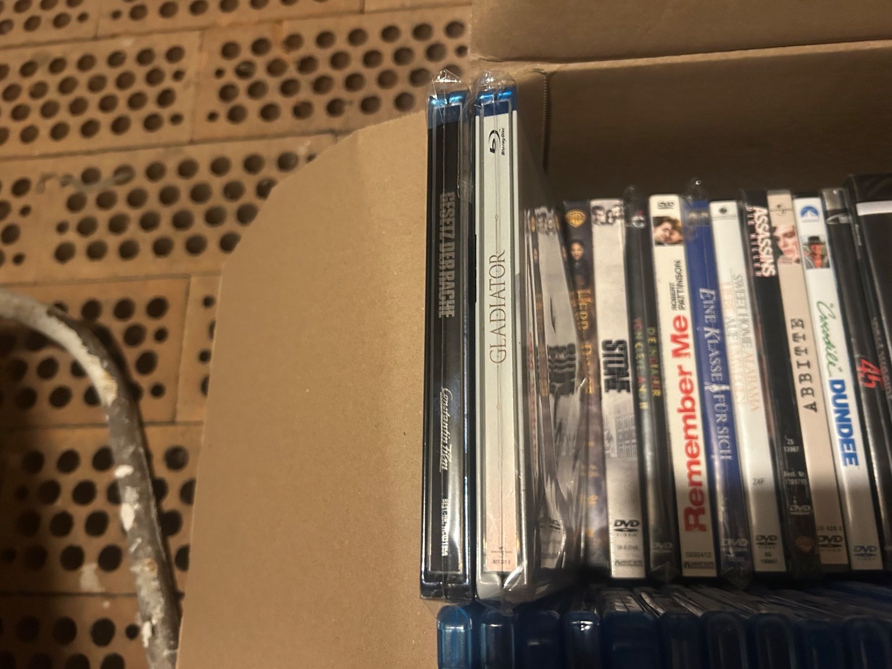 Tutti i DVDs: Grosse Bluray DVD 4K Sammlung – Usato da Matten b. Interl venduto da Marionwenger 2