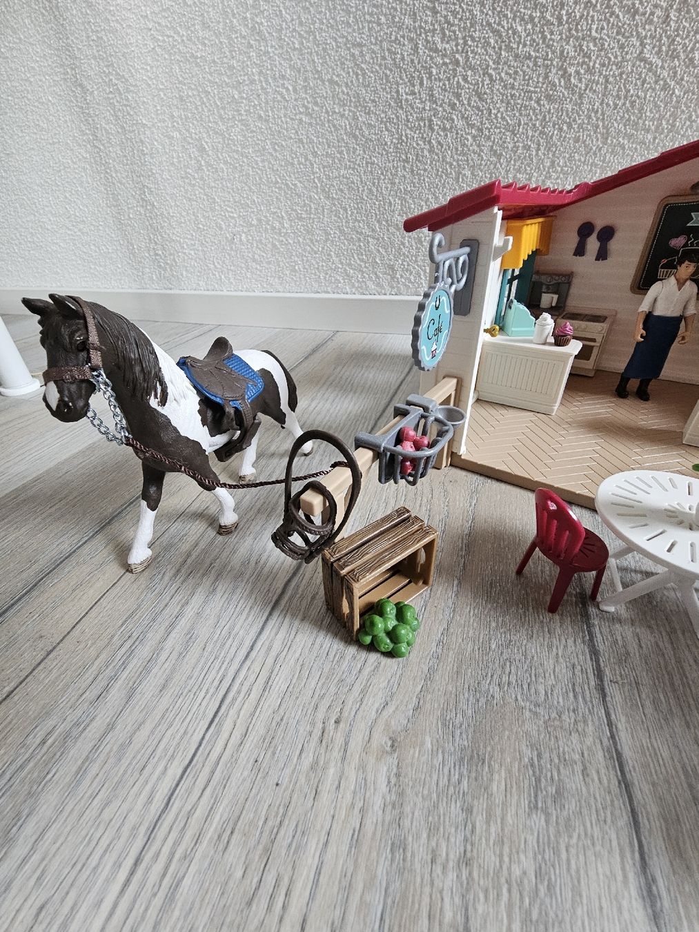 Schleich Spielzeuge: Schleich Café – Gebraucht aus Bätterkinden von Pescelino 3