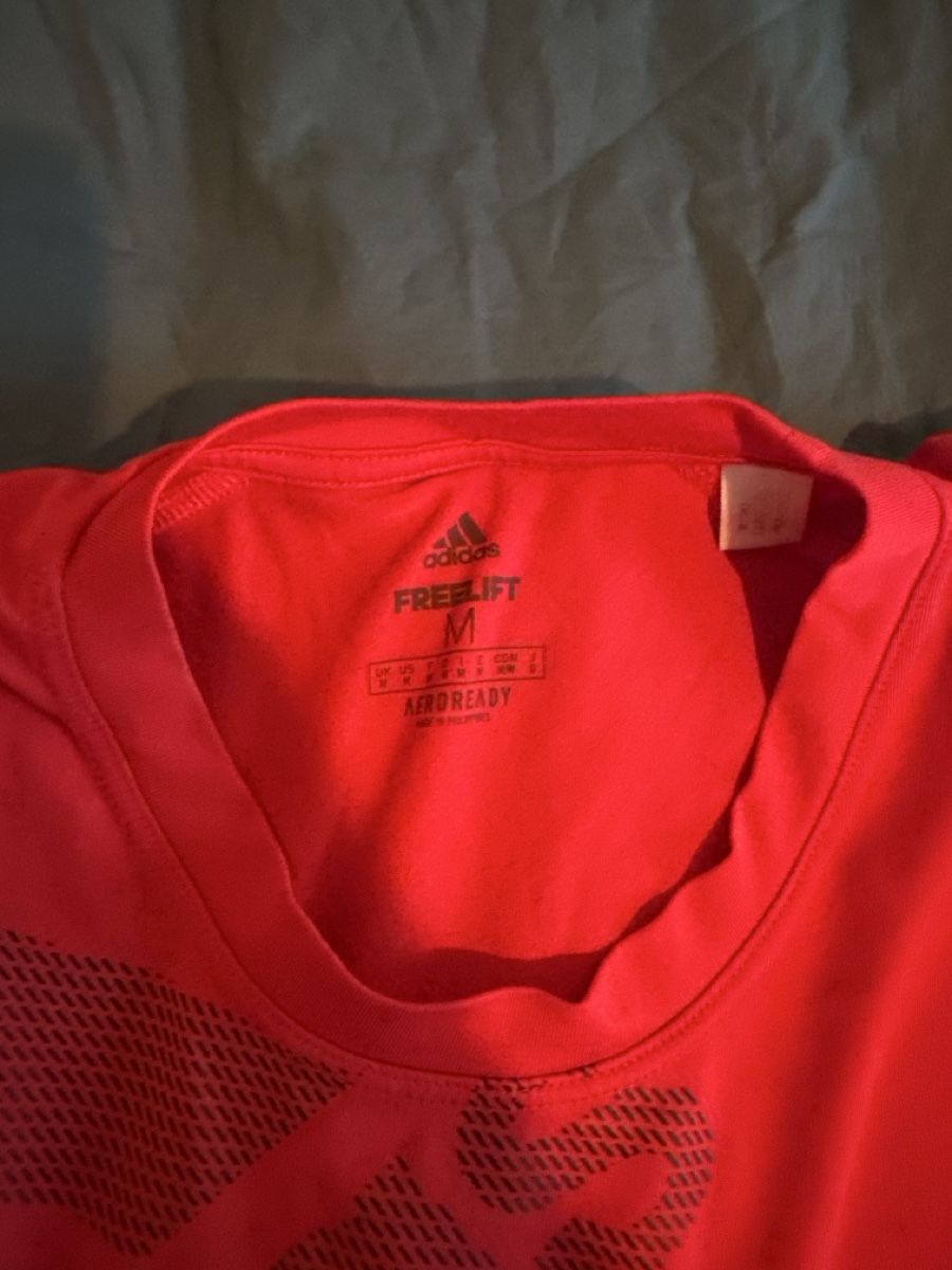 Adidas T-shirt: Adidas Shirt Rot M – Usato da Zürich venduto da justus_grabowsky 1