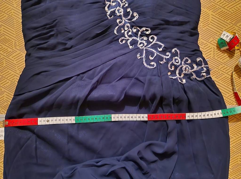Kleider: Abendkleid  – Gebraucht aus Ittigen von football102013 2