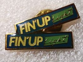 Ansteckpin 7: Fin Up Light