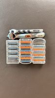 2 Gillette Rasierer und 11 Stk. Klingen NEU