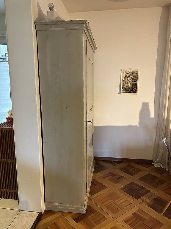 Credenze: Magnifique Meuble vaisselier  – Usato da Lausanne venduto da Geo6 1