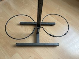 Stabiler Hundefutter-Ständer für 2 Näpfe (Essen, Wasser)