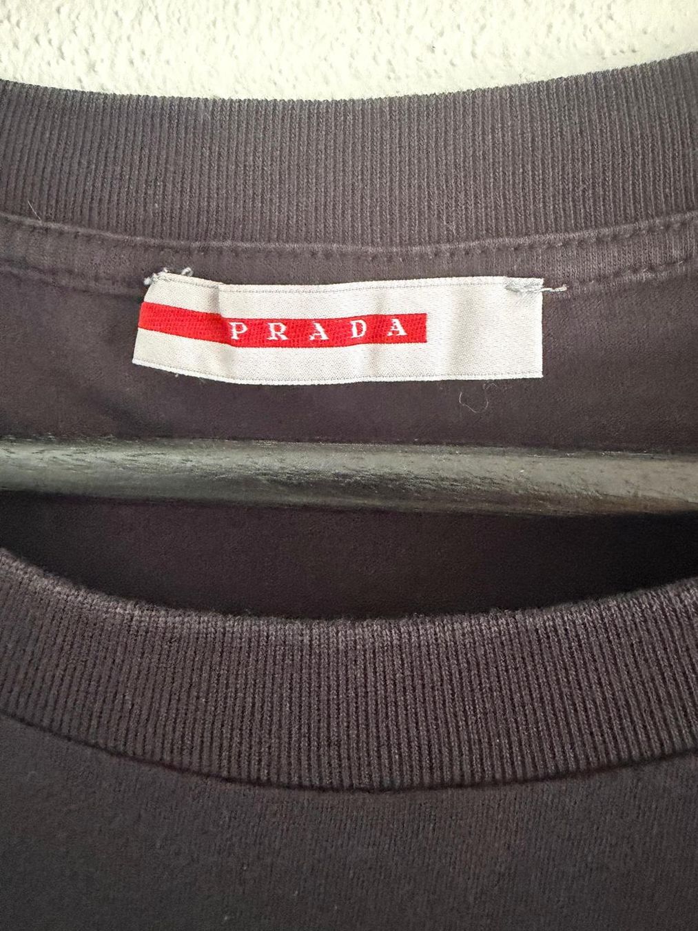 Prada T-shirts: PRADA – D'occasion à Arzo par Mima70 1
