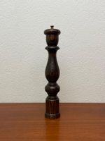 Schlanke Holz Pfeffermühle fein gestreift vintage Design