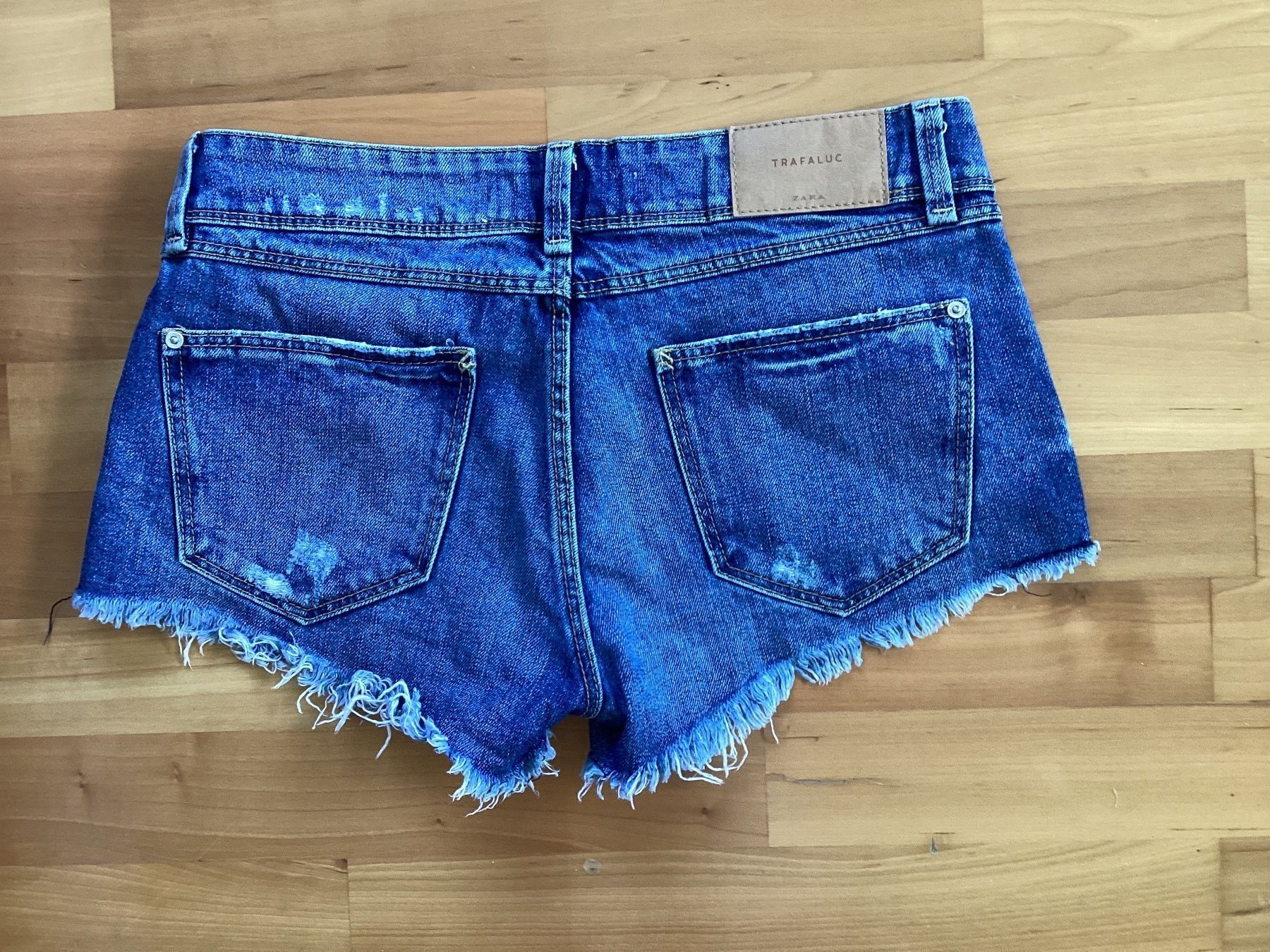 Zara Pantaloni: Zara, Damenshorts, Gr. 34 – Usato da Salenstein venduto da Esprit57 3