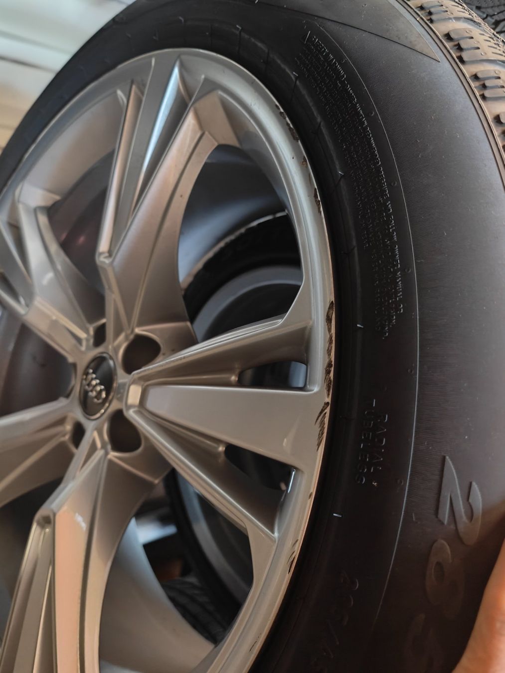 Audi Pneus & Roues: Audi Q8 Winterräder – D'occasion à Oberengstringen par Reifen-Lagerverkauf 8