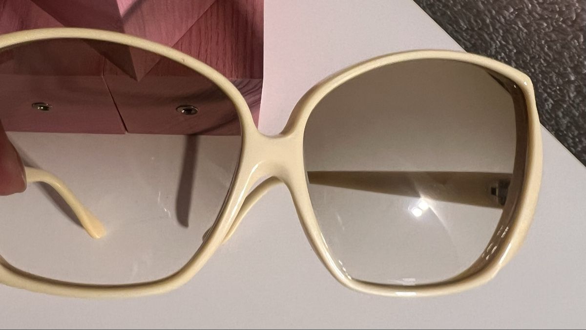 Givenchy Occhiali & Lenti: Lunettes de soleil Givenchy – Usato da St-Pierre-Clages venduto da ste_xk6p 1
