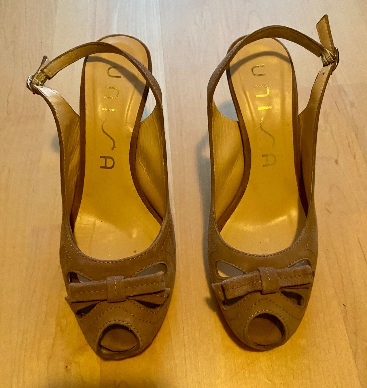 Unisa Scarpe da donna: Pumps von Unisa Grösse 37 – Usato da Männedorf venduto da Positive81 2