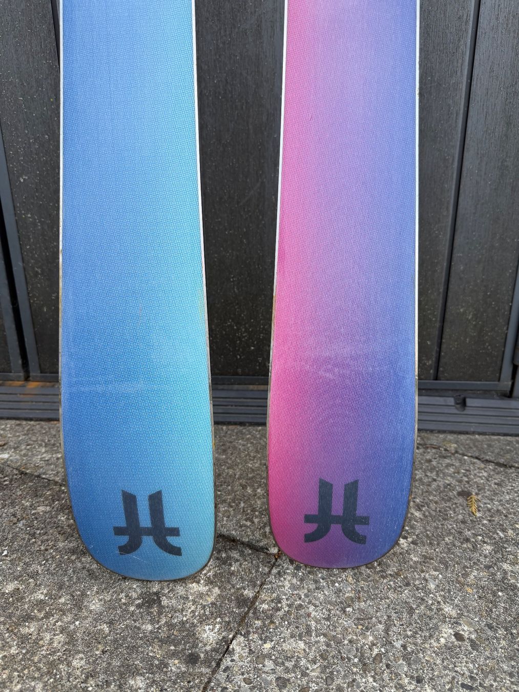 Faction Sci: Faction Studio Grom 139 cm inkl. Marker GripWalk-Bindung – Usato da Ehrendingen venduto da Thorpedo 6