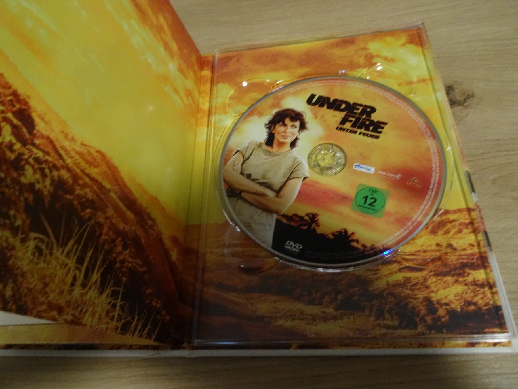 Tutti i DVDs: Under Fire Unter Feuer MEDIABOK DVD BLU-RAY – Usato da Olten venduto da Disc-Verkauf 2