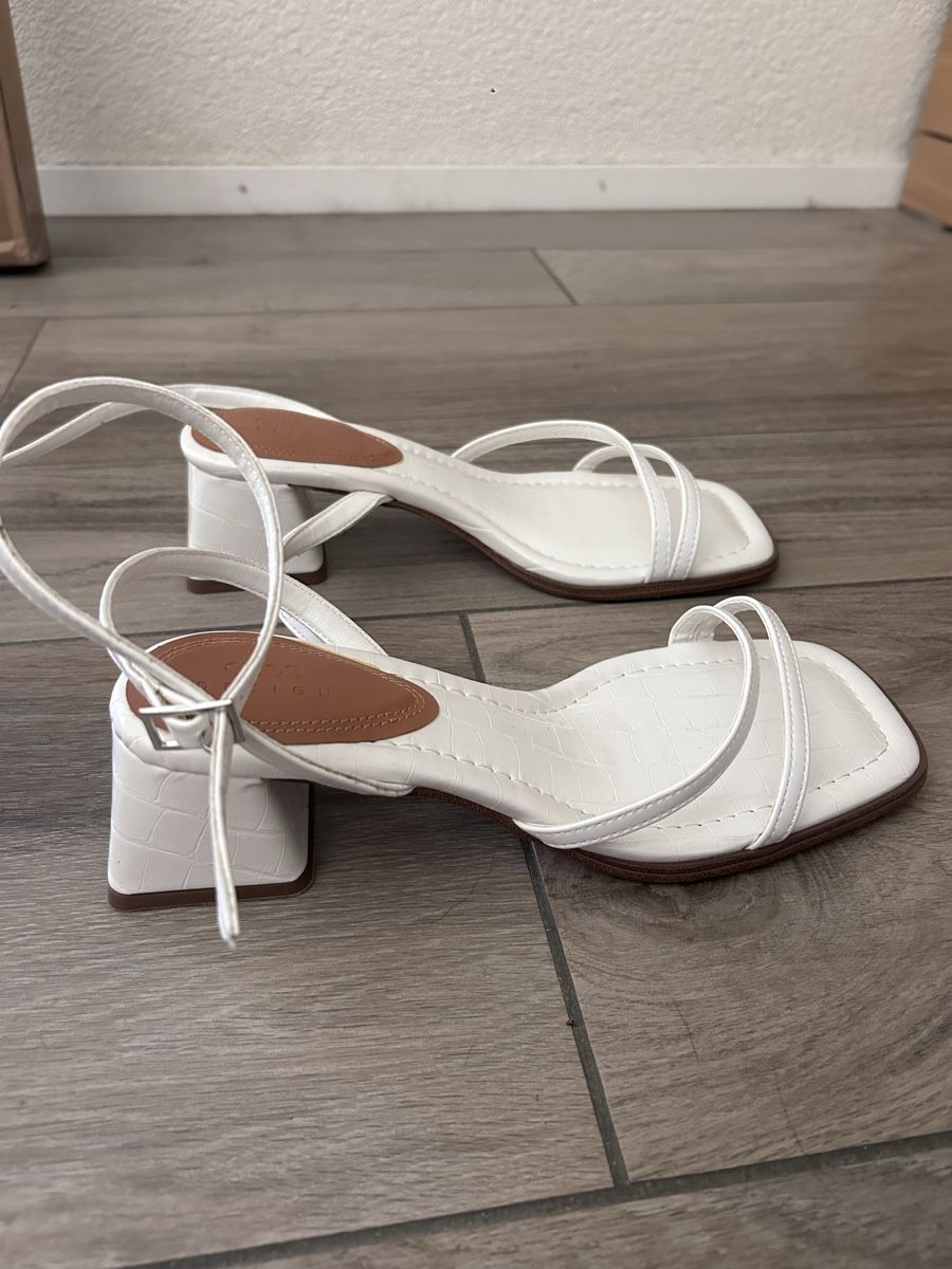 Asos Scarpe da donna: Sandales blanches à talon  – Usato da Vilars NE venduto da Lau_Vth 1