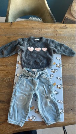 Kinder Set Pullover und Jeans Grösse 86 neuwertig