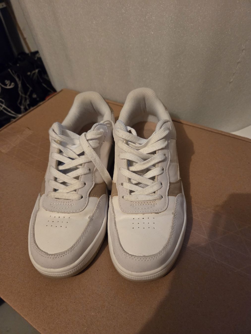Scarpe da donna: Schuhe Damen in gr.39 – Usato da Bronschhofen venduto da Katrusja 1