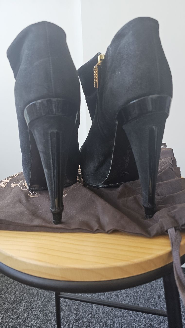 Roberto Cavalli Chaussures femmes: Roberto Cavalli Stiefeletten 39 – D'occasion à Mauren par ehr_5cy6 2