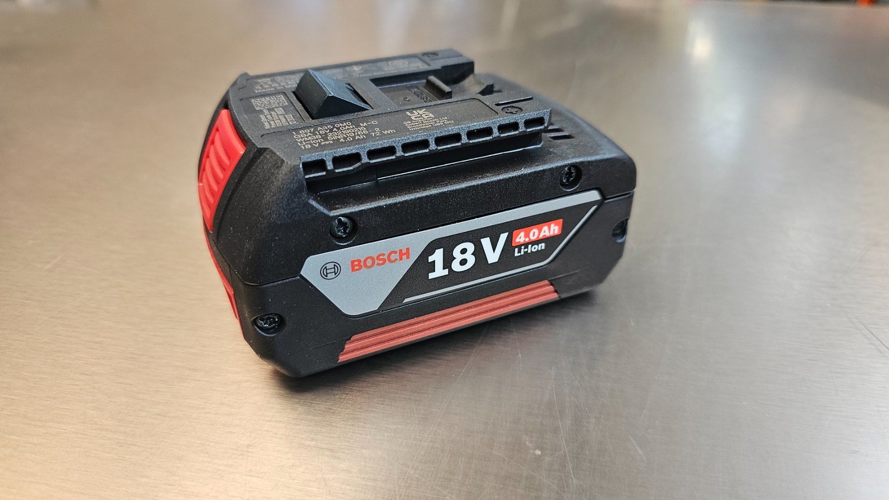Bosch Batterie: Bosch Akku 18V 4.0Ah AMPShare – Nuovo e nell'imballaggio originale da Koppigen venduto da Bracher_Mail-House
