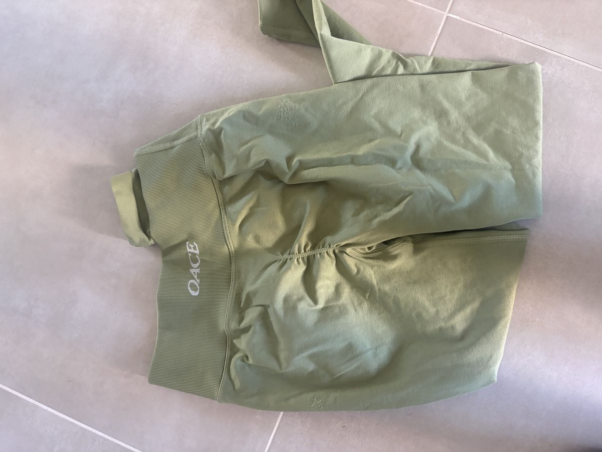 Oace Leggings: Oace Leggings Grün Grösse M – Nuovo (secondo la descrizione) da Aarwangen venduto da emelie.1101
