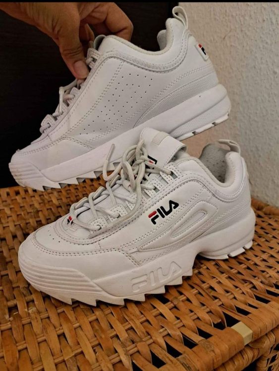 Fila Disruptor blanches en tres bon etat taille 38 Acheter sur Ricardo