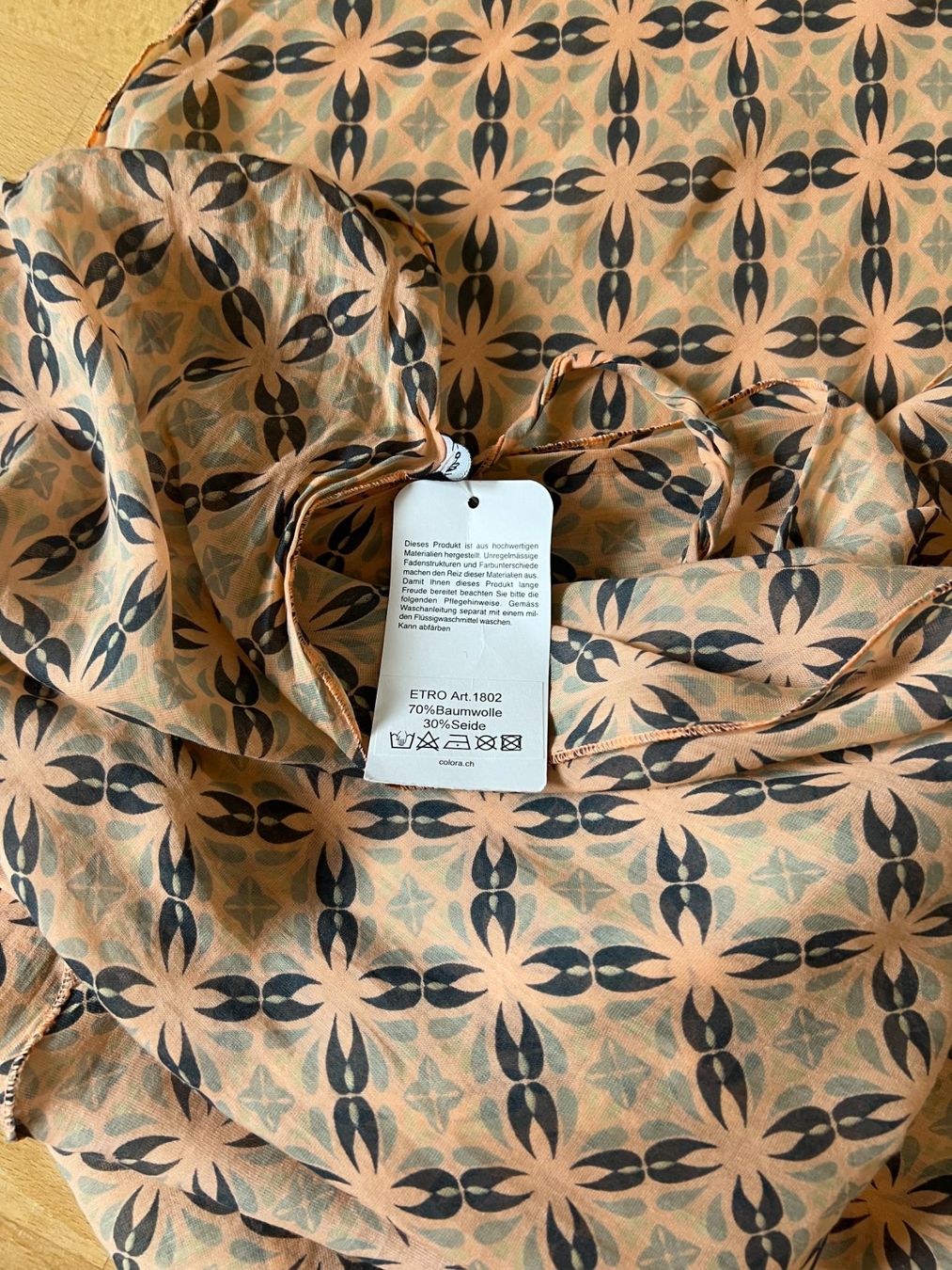 Colora Foulard & Sciarpe: Colora Schal, 30% Seide, Lachs, NEU – Nuovo e nell'imballaggio originale da Worb venduto da farben20zauber 3