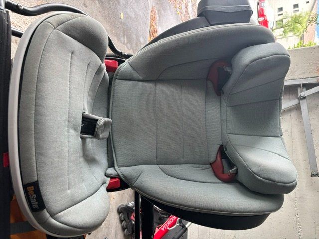 Sièges auto: Kindersitz – D'occasion à Luzern par piolho01
