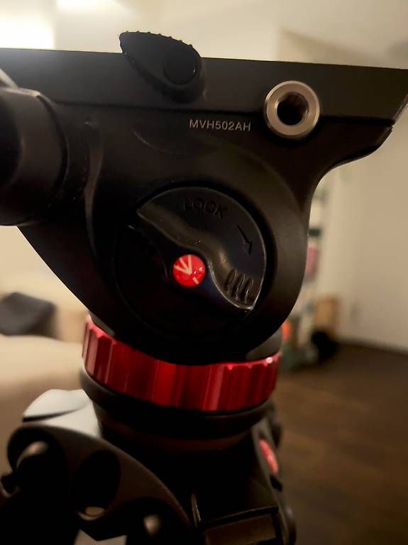 Manfrotto Treppiedi & Teste: Manfrotto 535 MPRO Stativ + MVH502AH Fluid Drag System Head – Usato da Zürich venduto da bol_mwt9 4