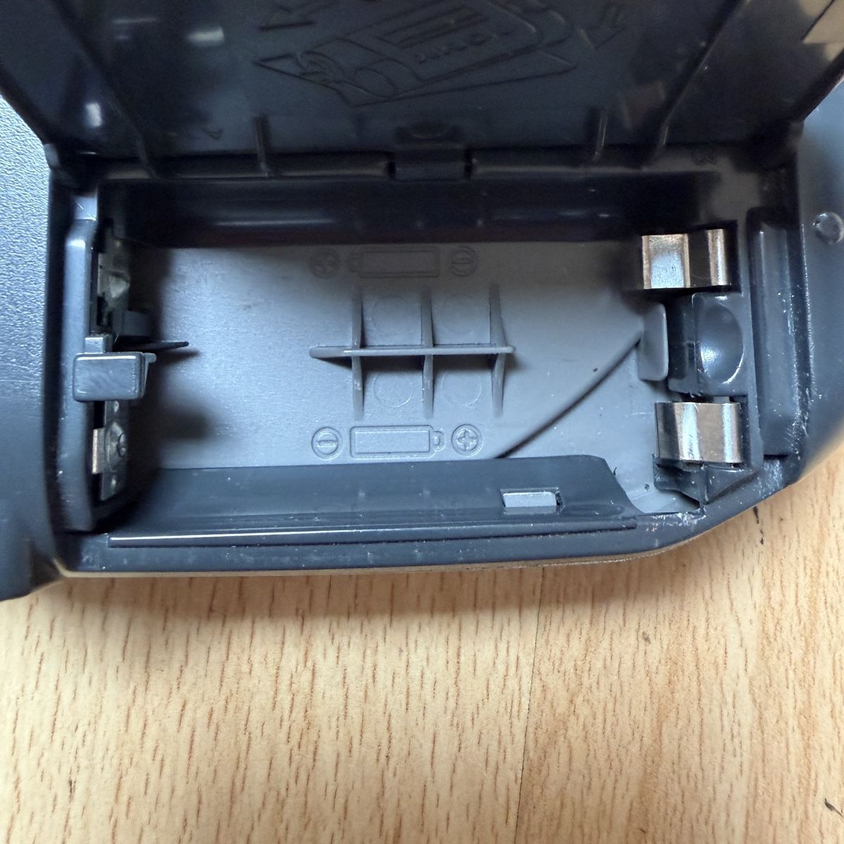 Sony Lettore multimediale portatile: Sony Discman D-E405 CD-Player silbern gebraucht – Usato da Thun venduto da BanjoDan 4