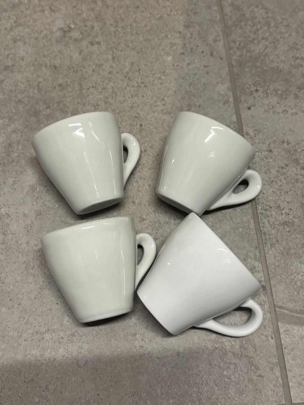 Tazze: 4 tasses à expresso – Usato da Salvenach venduto da gwenwywar