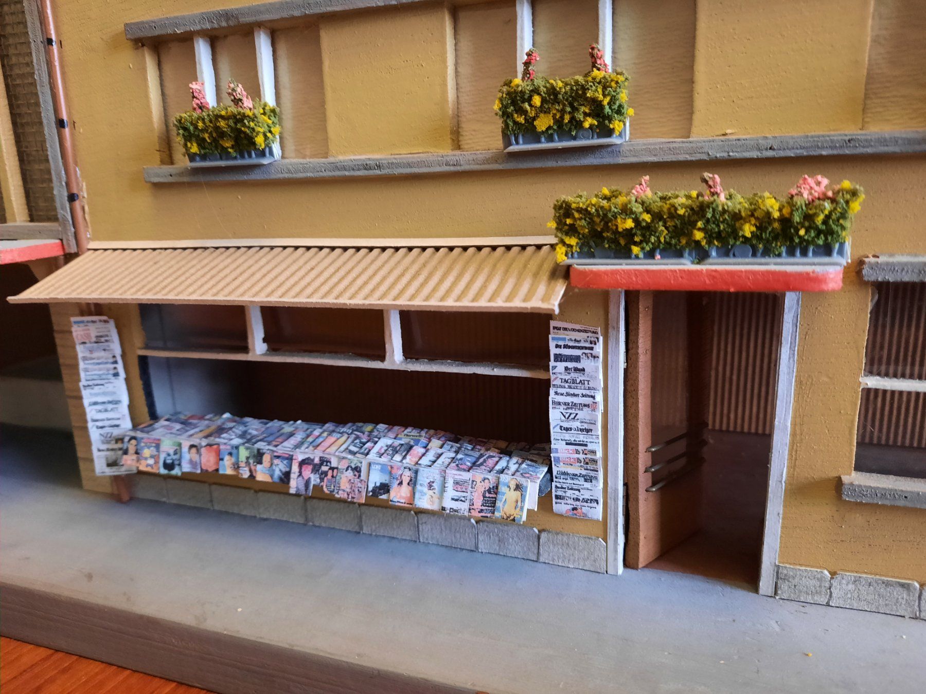 Modellini di ferrovie: Bahnhof Holzmodell Spur 0 – Usato da Zuerich venduto da polka007 3