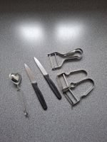 Kochutensilien Set: Gemüseschäler, Messer, Teesieb, 