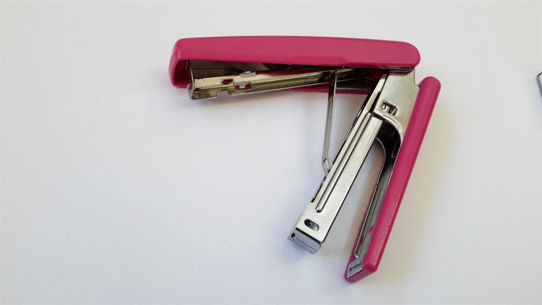 Macchine rilegatrici: Heftgerät, Heftleistung 12 Blatt, Pink – Nuovo e nell'imballaggio originale da St. Gallen venduto da cointec 6
