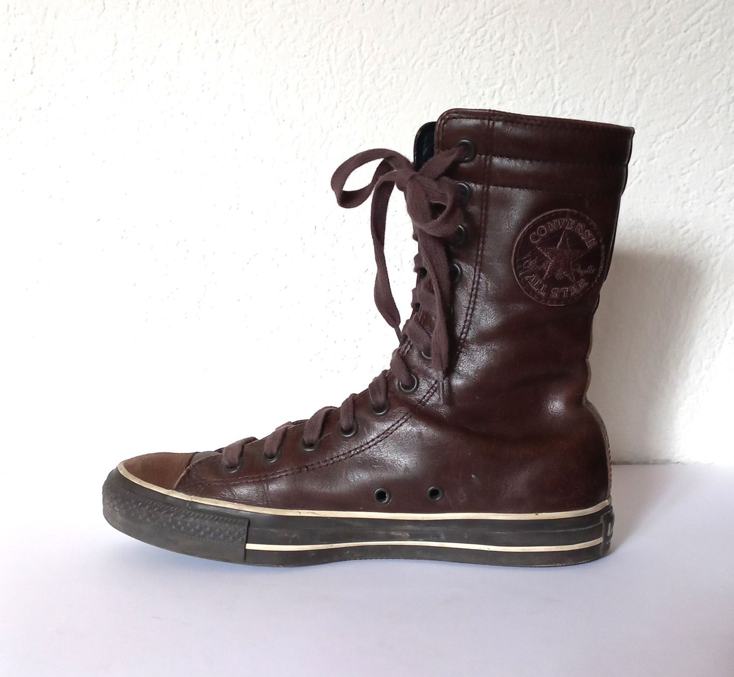 Converse Scarpe da donna: Converse High-Top-Sneaker Leder Gr. 39,5 – Usato da Bévilard venduto da belkin 3